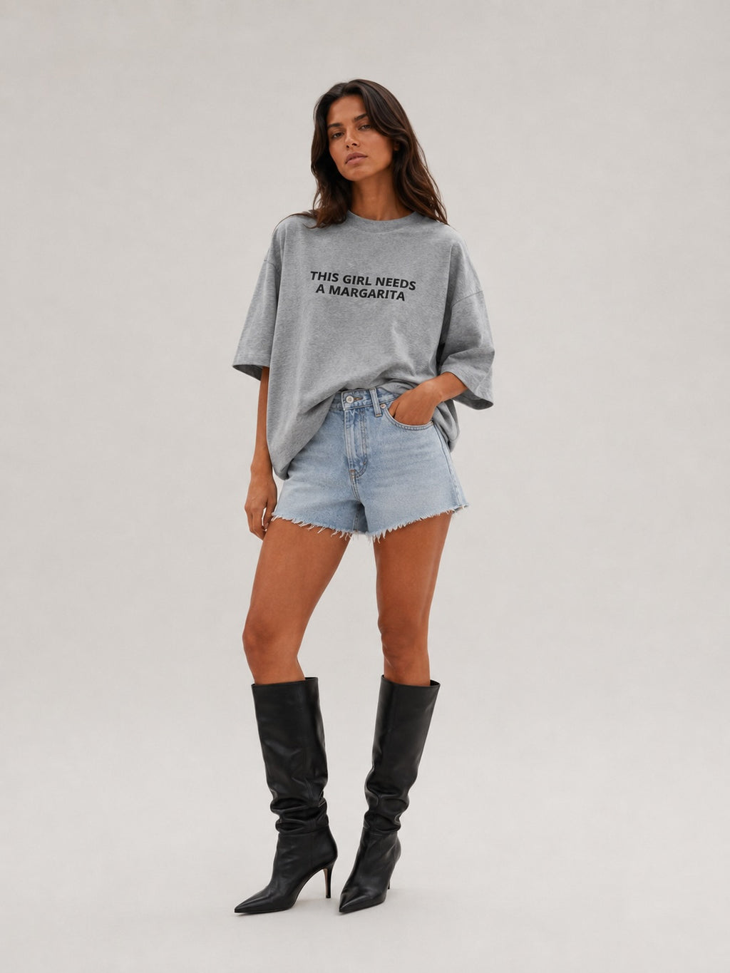 This girl needs a margarita - Oversized Tee